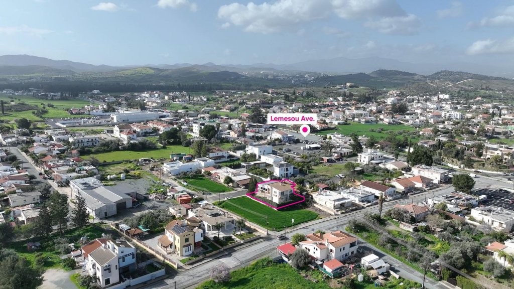 Spacious 4-Bedroom Detached House in Pera Chorio, Nicosia | Photo 1