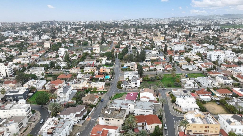 Residential plot in Kaimakli, Nicosia | Photo 1