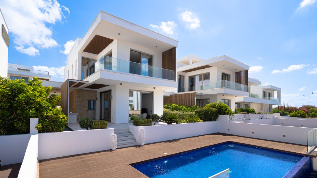 4 BR Beachfront Villa in Kissonerga, Paphos | Photo 1
