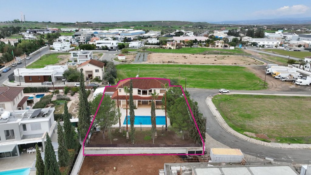 Luxurious Mansion in Agios Georgios, Latsia, Nicosia | Photo 1