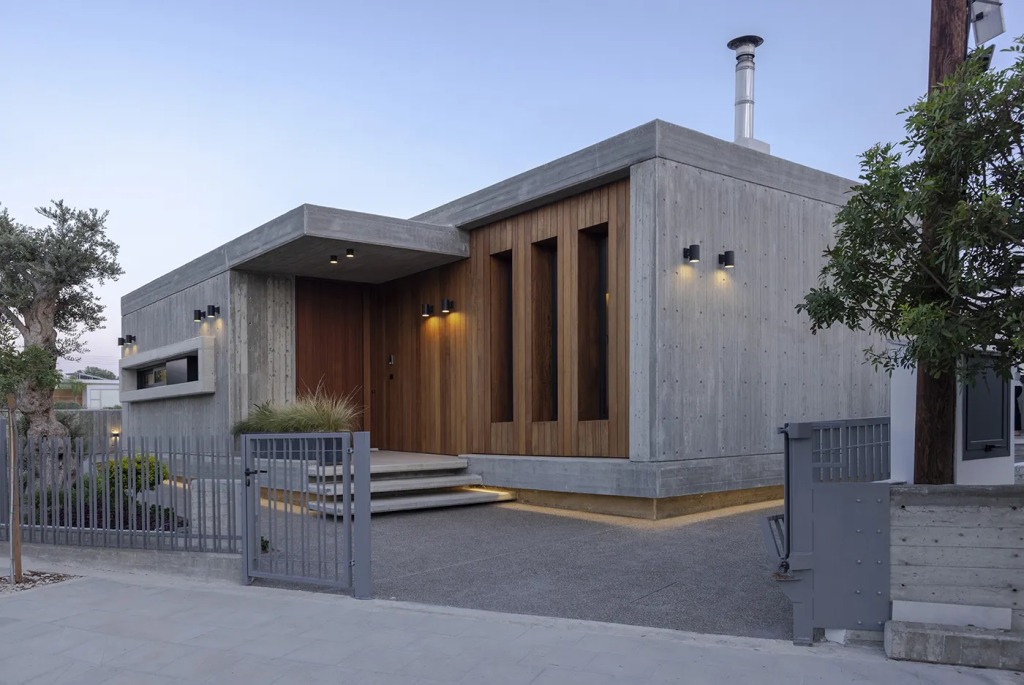 4 BR Bungalow in Koloni, Pafos | Photo 1