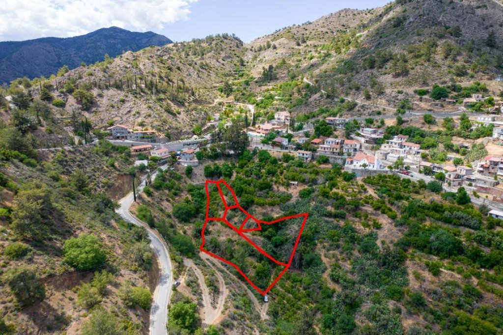 Six residential fields in Sykopetra, Limassol | Photo 1