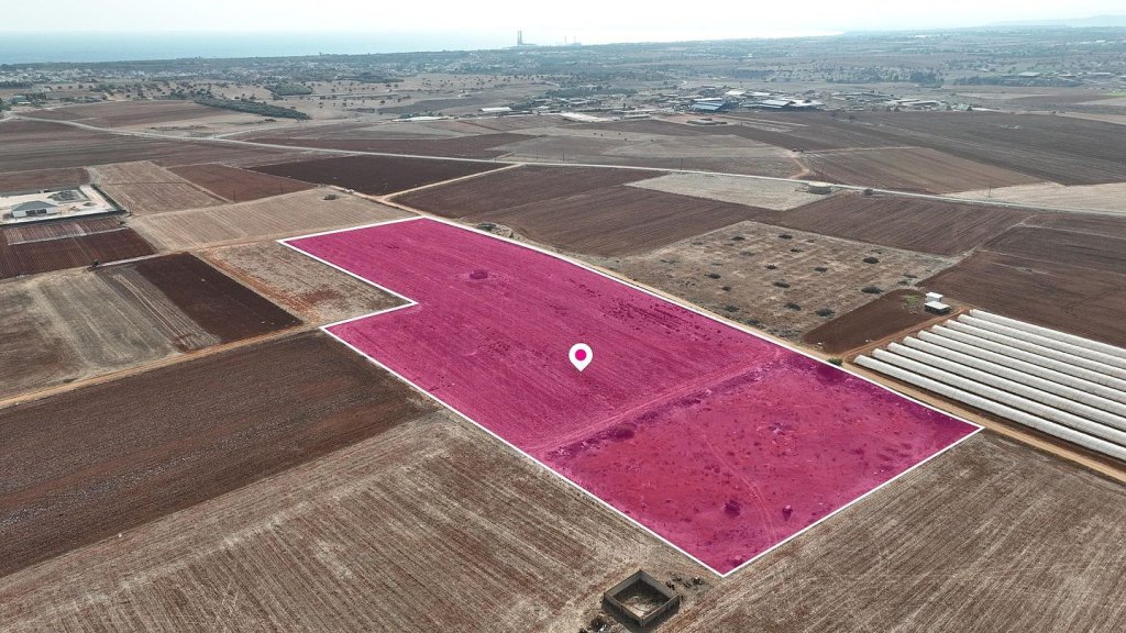 Share of an Agricultural field in Ormideia, Larnaca | Photo 1