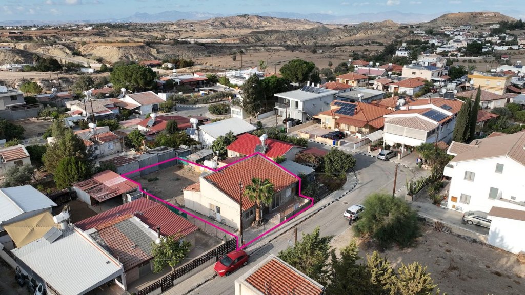 Ground floor house in Arediou, Nicosia | Photo 1