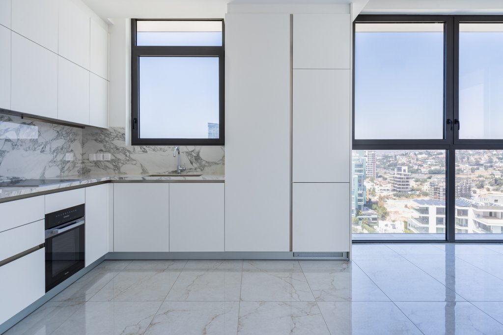 1 BR Apartment in Agios Tychonas, Limassol | Photo 1