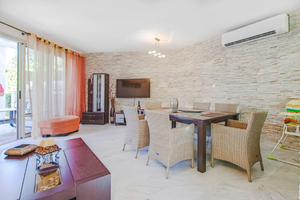 4 BR Villa in Agios Tychonas, Limassol | Photo 1