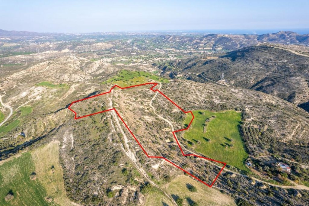 Agricultural field in Choirokoitia, Larnaca | Photo 1