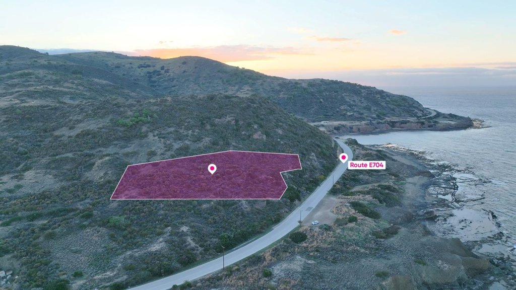 Residential field in Pigenia, Nicosia | Photo 1