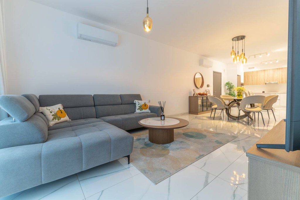 3 BR Apartment in Mesa Geitonia, Limassol | Photo 1