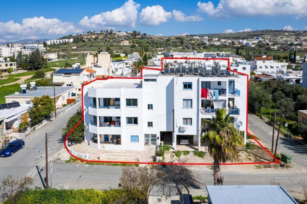Residential building in Geroskipou, Paphos | Photo 1