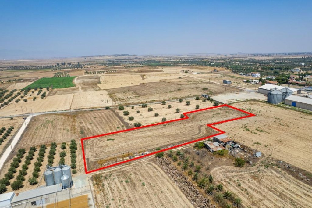 Residential field in Athienou, Larnaca | Photo 1