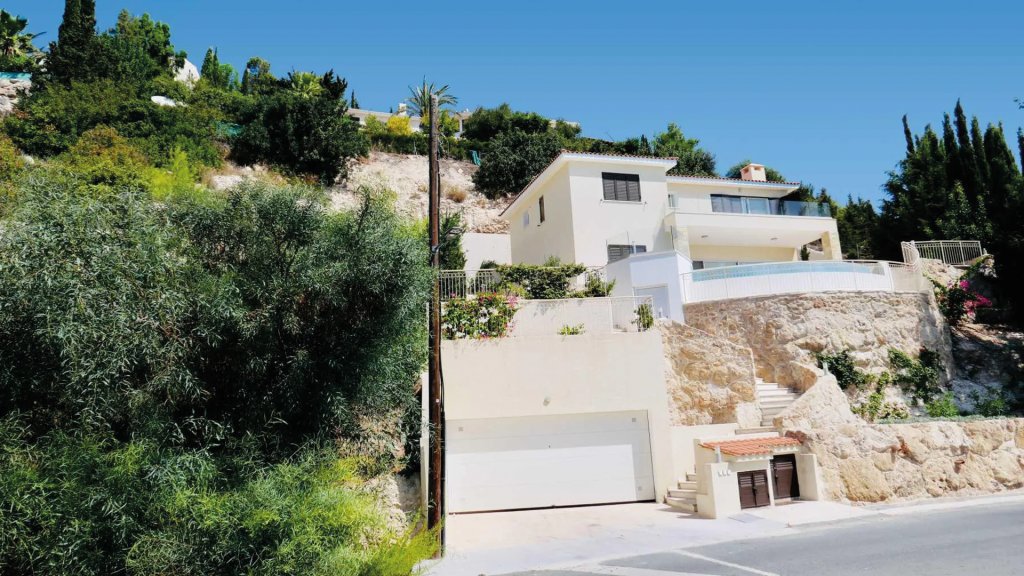 4 BR Villa in Tala, Paphos | Photo 1