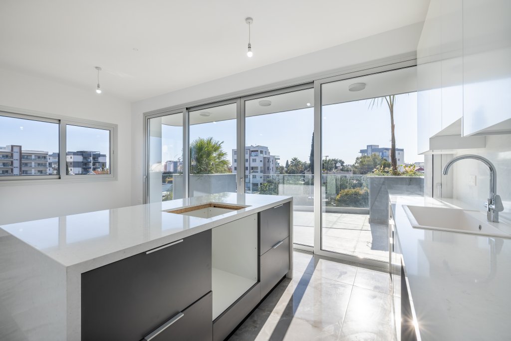 2 BR Apartment in Limassol | Photo 1