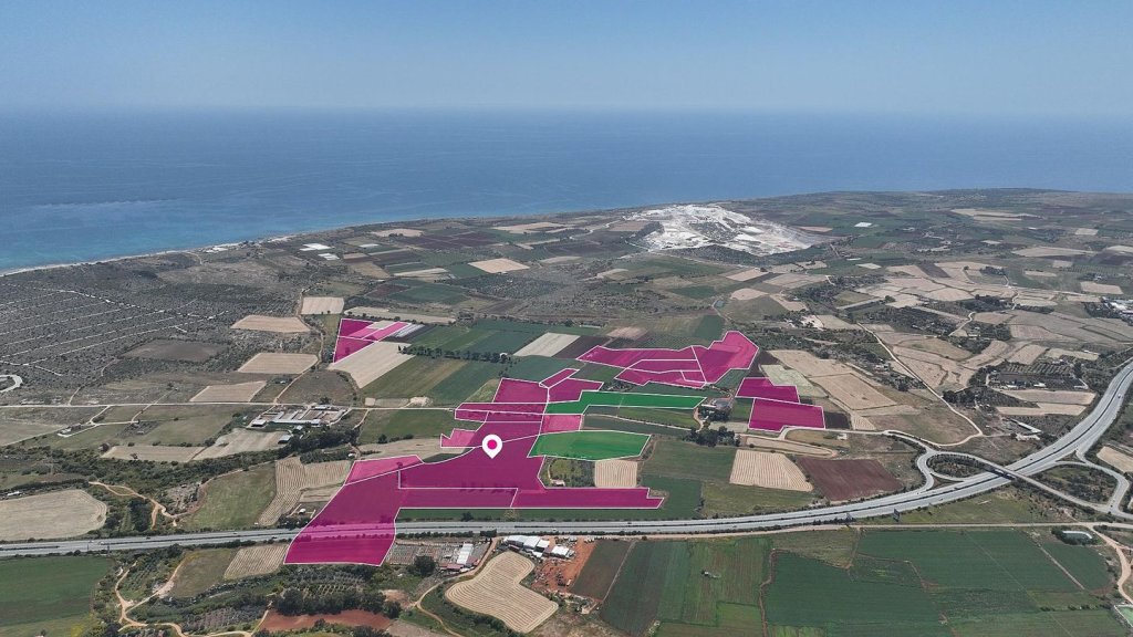 Development opportunity in 24 touristic fields located in Ammochostos, Liopetri | Photo 1