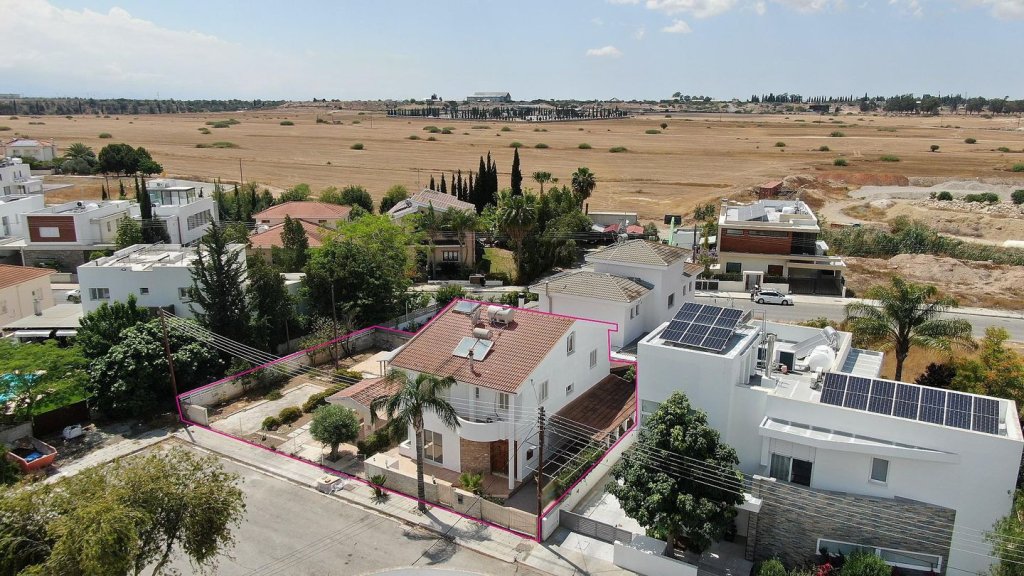Four bedroom house with attic, in Lakatamia, Nicosia. | Photo 1
