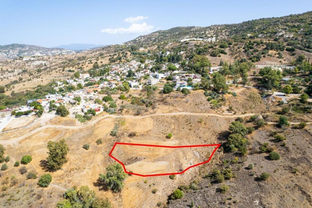 Residential field in Kelokedara, Paphos | Photo 1