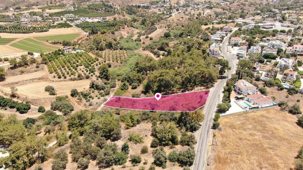 Residential field, Argaka, Paphos | Photo 1