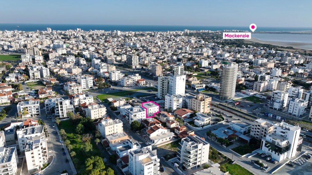 Three storey building in Agios Nikolaos, Larnaca | Photo 1