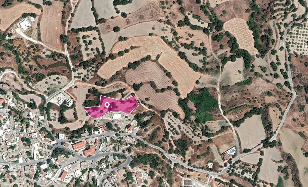 Residential field in Peristerona, Paphos | Photo 1