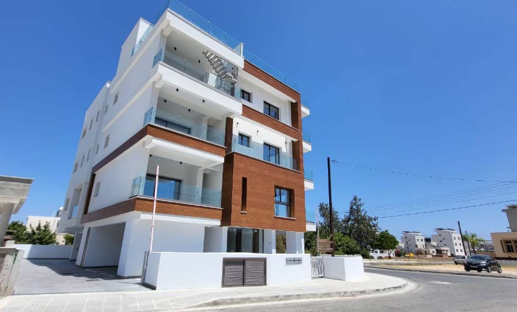 3 BR Penthouse in Zakaki, Limassol | Photo 1