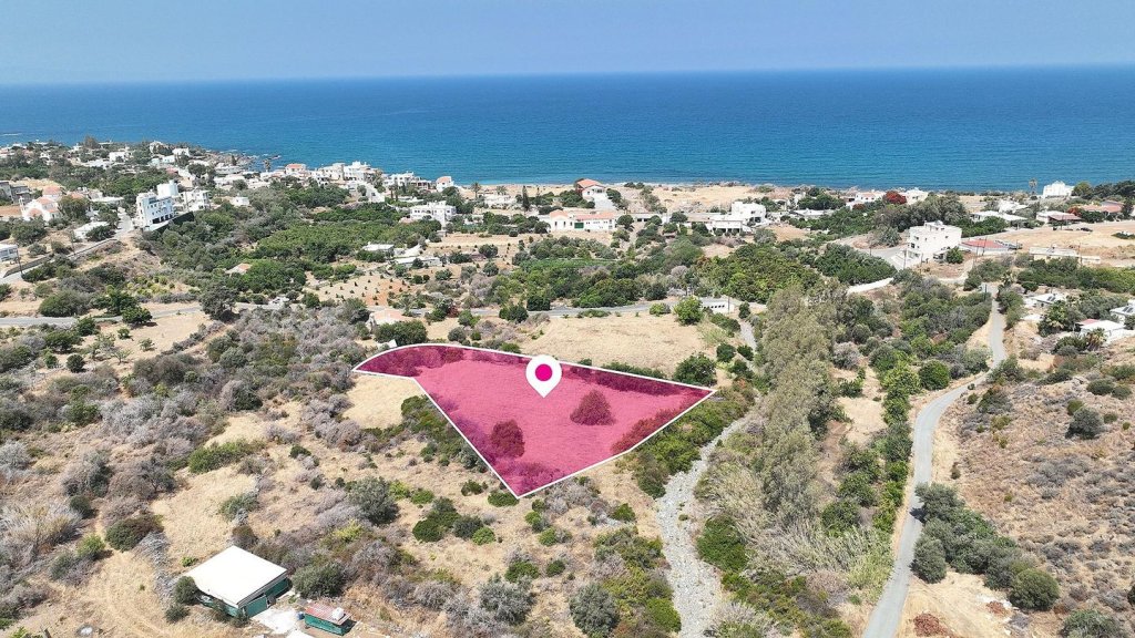 Residential Field in Pomos, Paphos. | Photo 1
