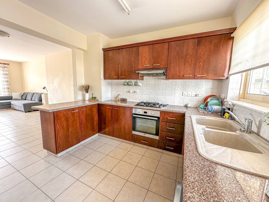 2 BR Apartment in Mesa Geitonia, Limassol | Photo 1