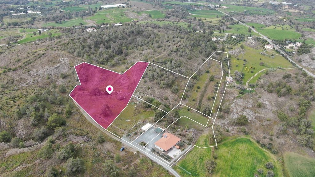 Residential Field in Mathiatis, Nicosia | Photo 1