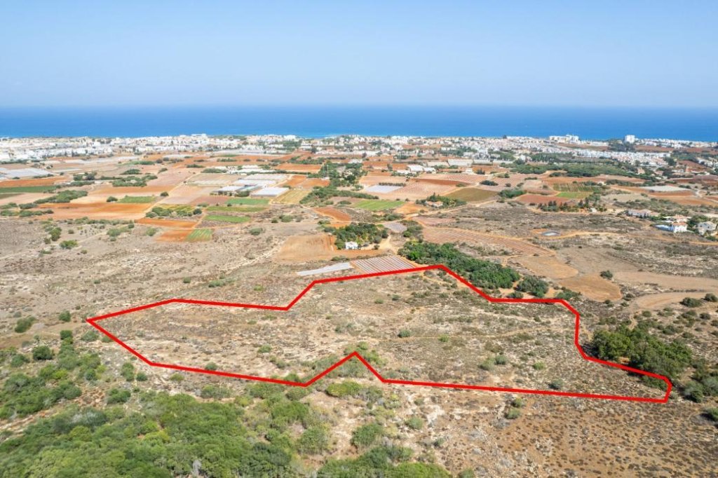 Shared agricultural field in Paralimni, Famagusta | Photo 1