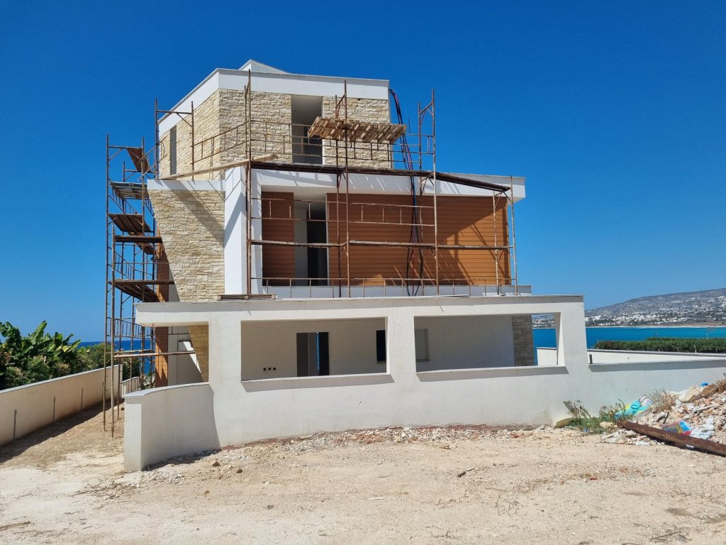 4 BR Villa in Kissonerga, Paphos | Photo 1