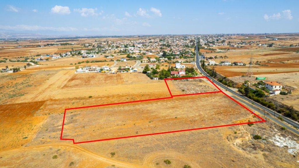 Residential fields in Astromeritis, Nicosia | Photo 1