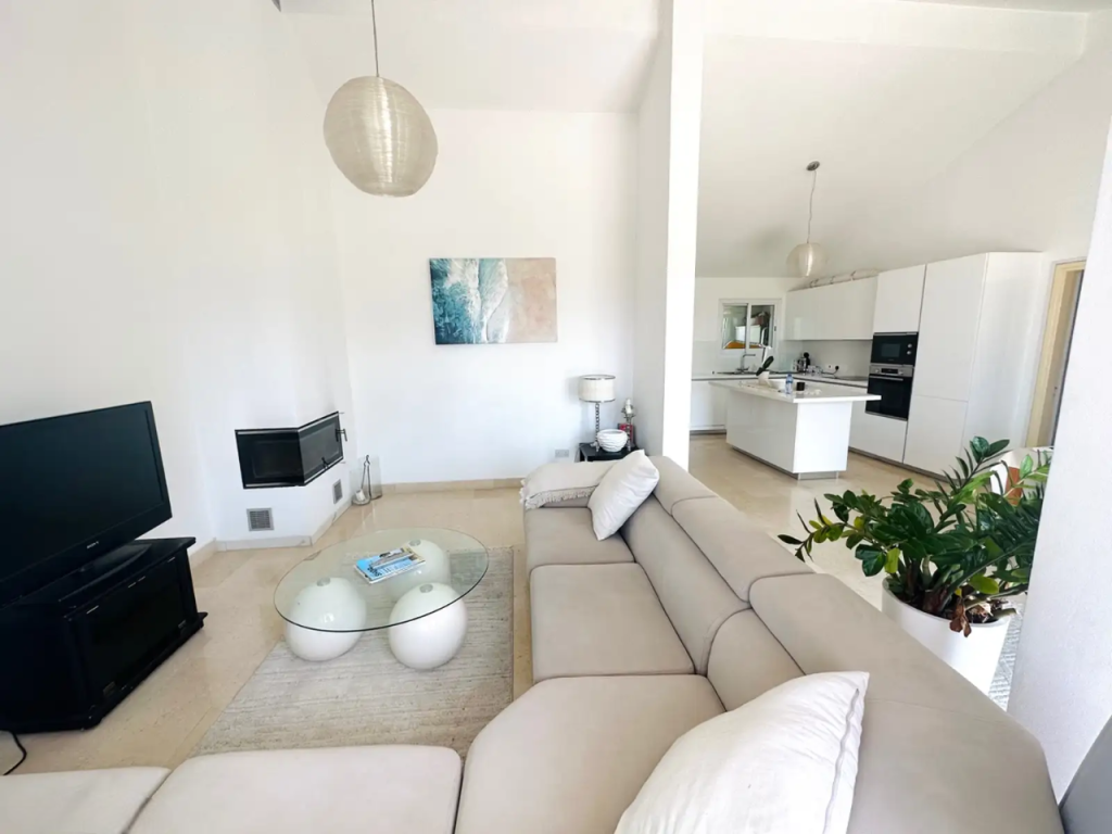 3 BR Penthouse in Parekklisia Tourist Area, Limassol | Photo 1