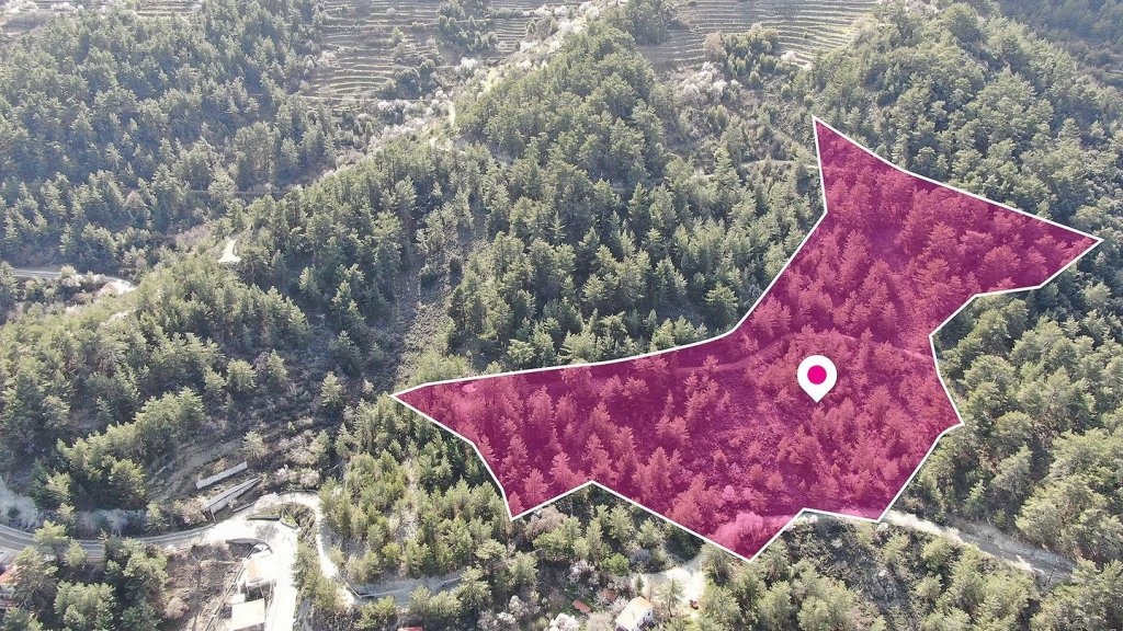 Residential field in Lagoudera, Nicosia | Photo 1