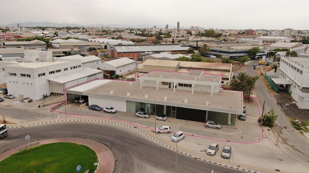 Building with Showroom in Kaimakli, Nicosia | Photo 1