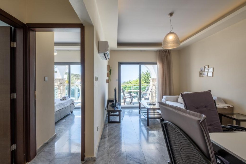 2-bedroom apartment in Latchi, Paphos | Photo 1