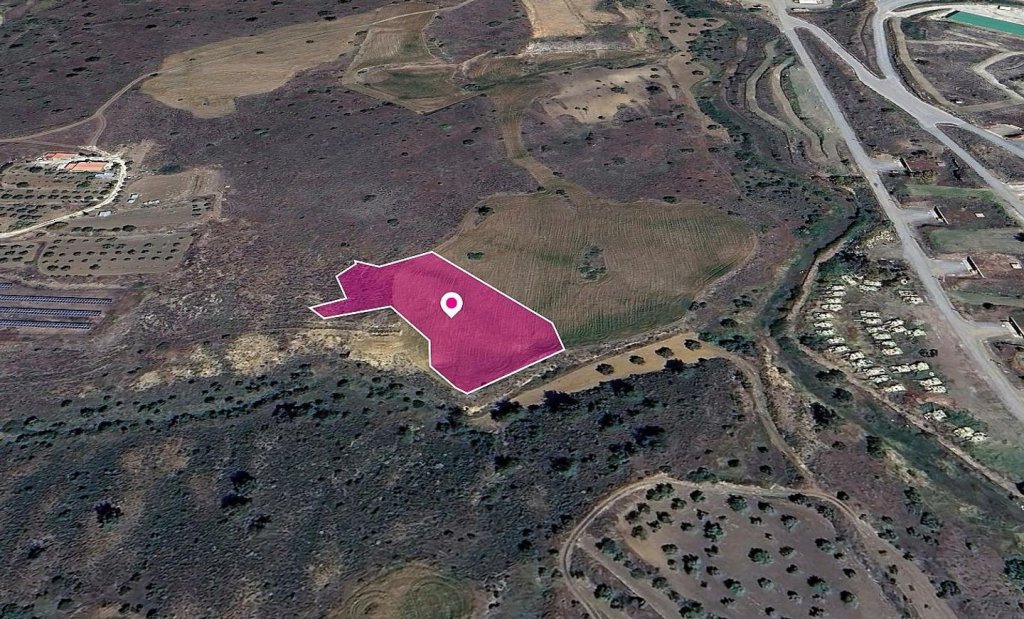 Agricultural Field in Agrokipia, Nicosia | Photo 1