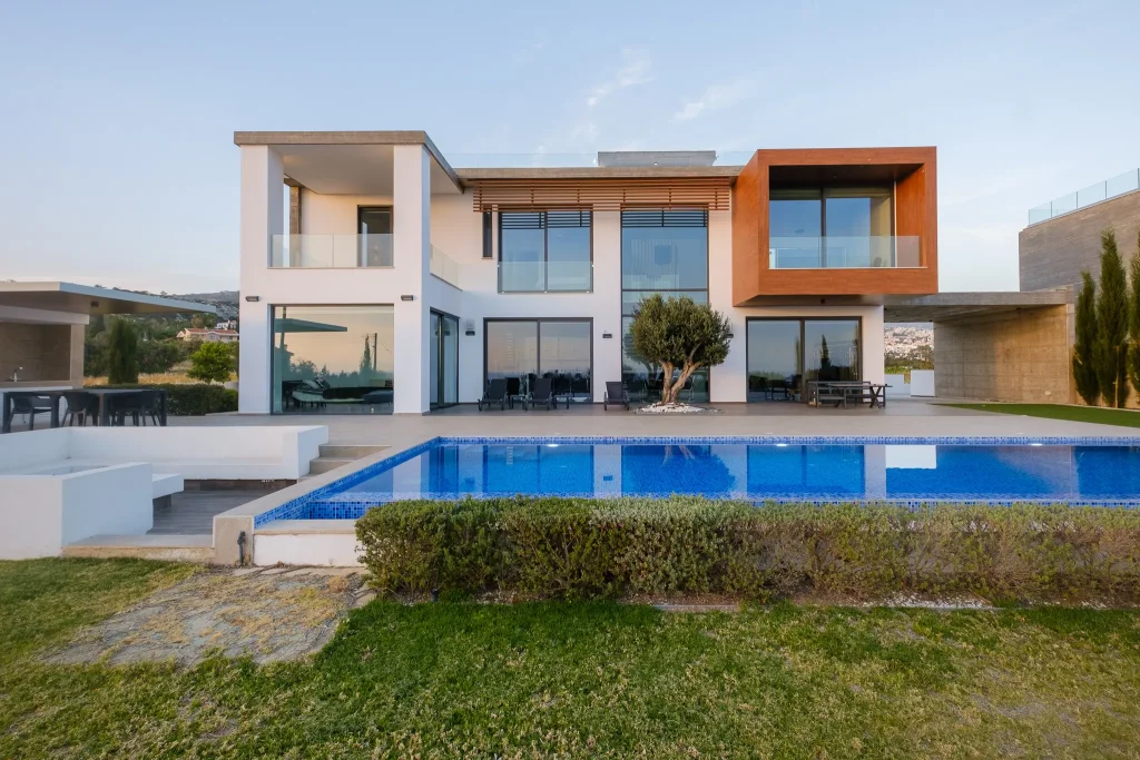 4 BR Villa in Pegeia, Paphos | Photo 1
