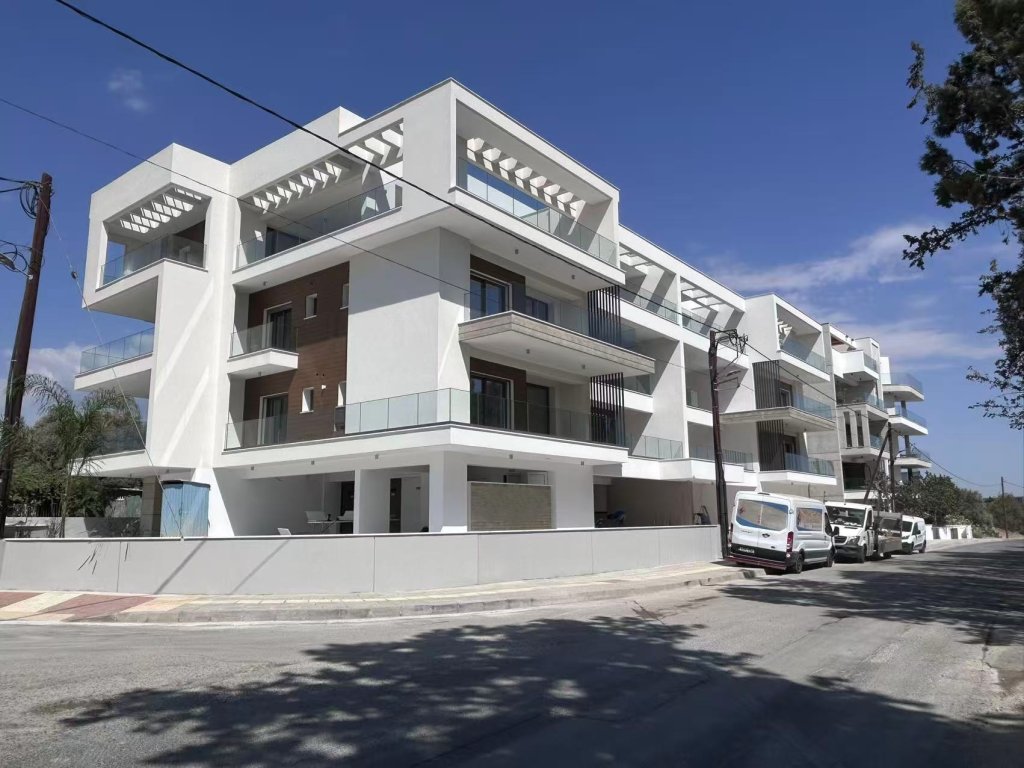 3 BR Penthouse in Kato Polemidia, Limassol | Photo 1