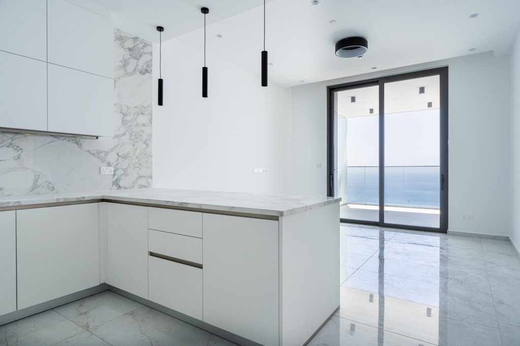 1 BR Apartment in Agios Tychonas, Limassol | Photo 1