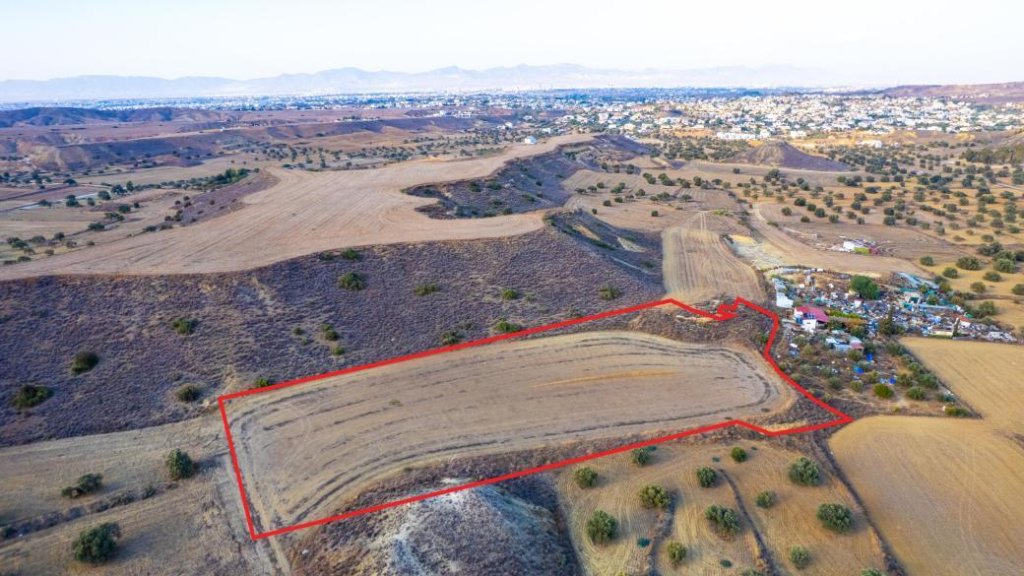 Shared agricultural field in Tseri, Nicosia | Photo 1