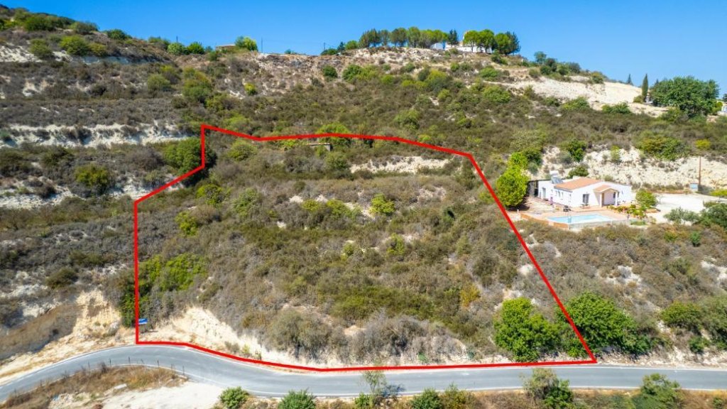 Residential field in Theletra, Paphos | Photo 1