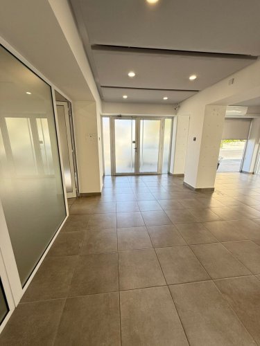 Office in Agios Nicolaos, Limassol - Image 1