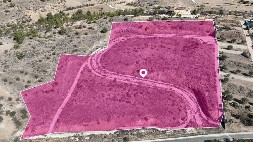 Residential field in Agia Marina Xyliatou, Nicosia - Image 1