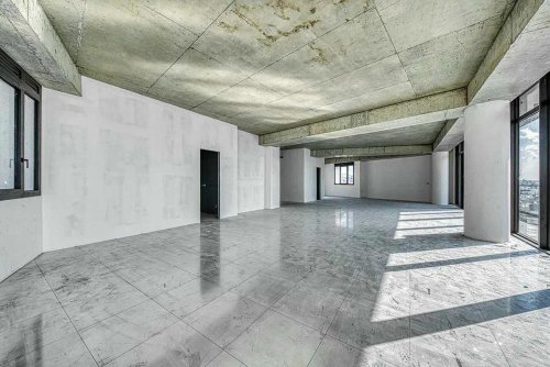 Fifth floor of Office building in Petrou Kai Pavlou, Limassol - Image 1