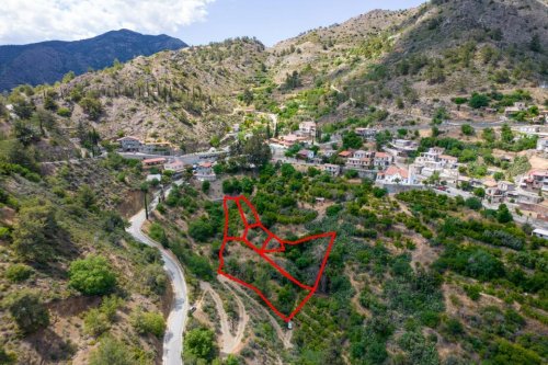 Six residential fields in Sykopetra, Limassol - Image 1