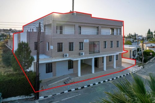 Three-storey residential building in Deneia, Nicosia - Image 1