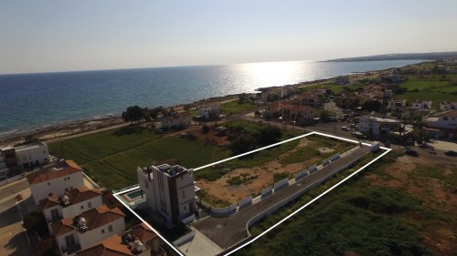 Plot with Villa for sale in Agia Thekla, Famagusta - Image 1