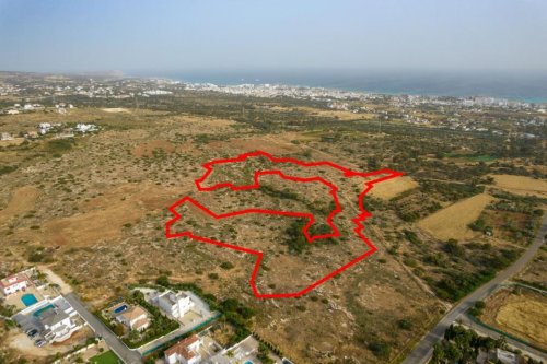 Shared agricultural field in Paralimni, Famagusta - Image 1