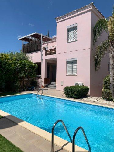 4 BR Villa in Agios Tychonas, Limassol - Image 1