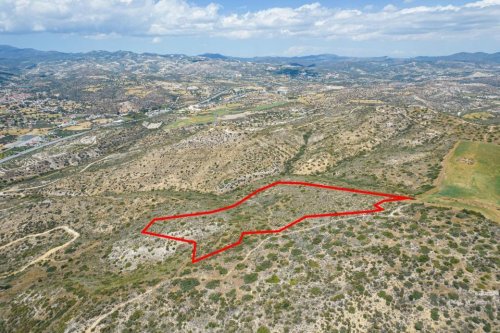 Agricultural field in Choirokoitia, Larnaca - Image 1