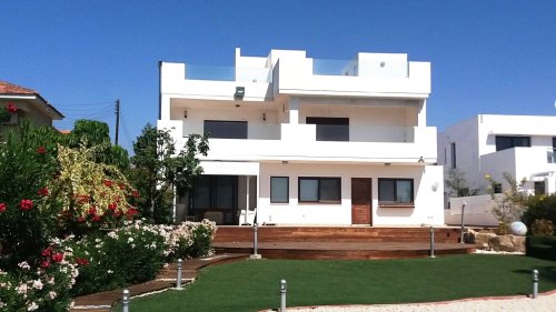 4-story villa with 4 BR villa in Zygi - Image 1